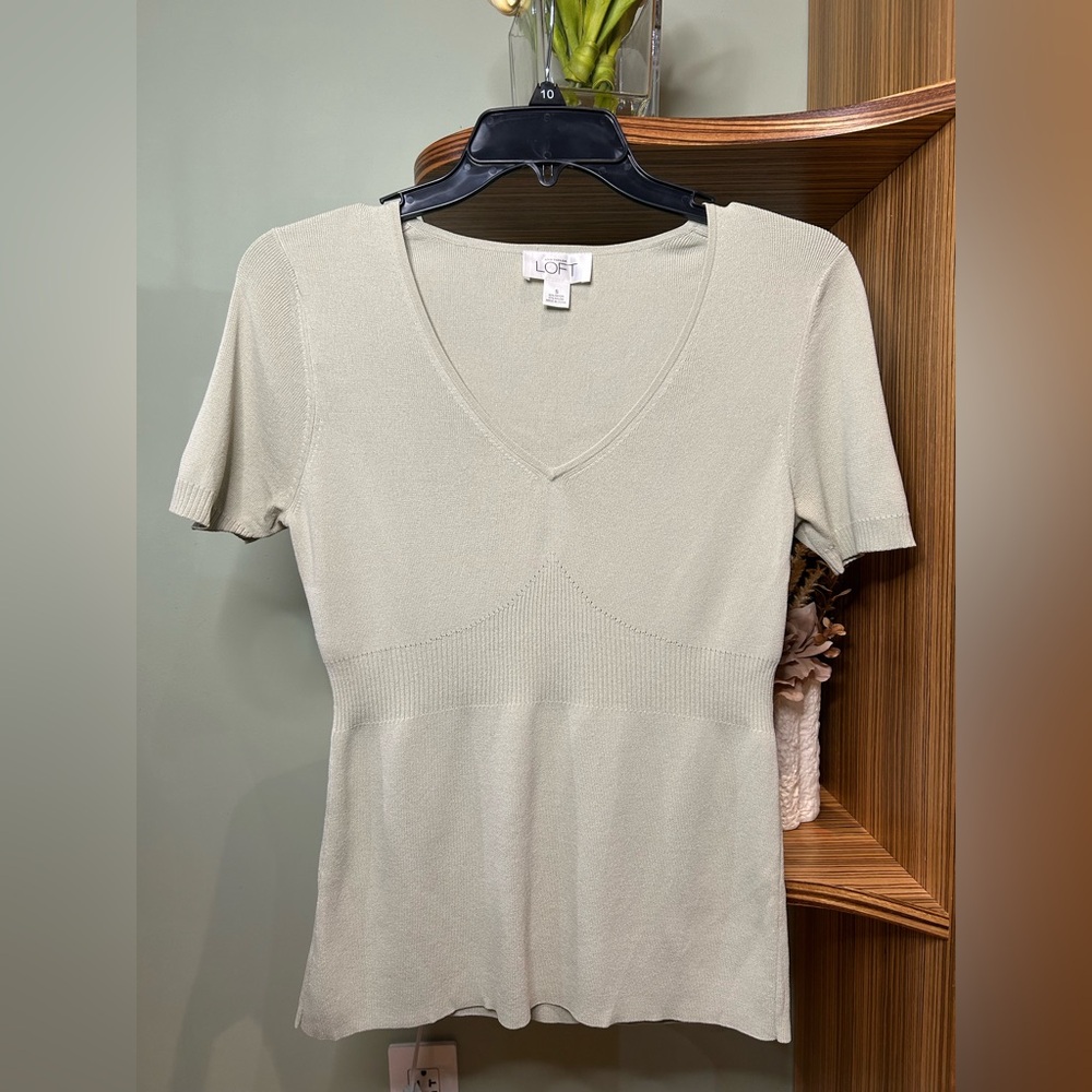 Ann Taylor LOFT Sage Green Ribbed V-Neck Knit Top, Size Small, Y2K, Vintage